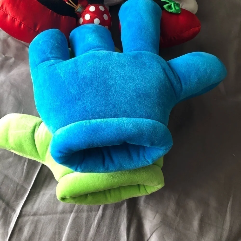 🐭HP🐭Mickey Mouse gloves/hands